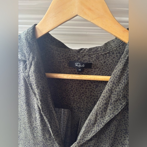 RAILS | rebel top in olive speckled | size xs - Picture 4 of 5